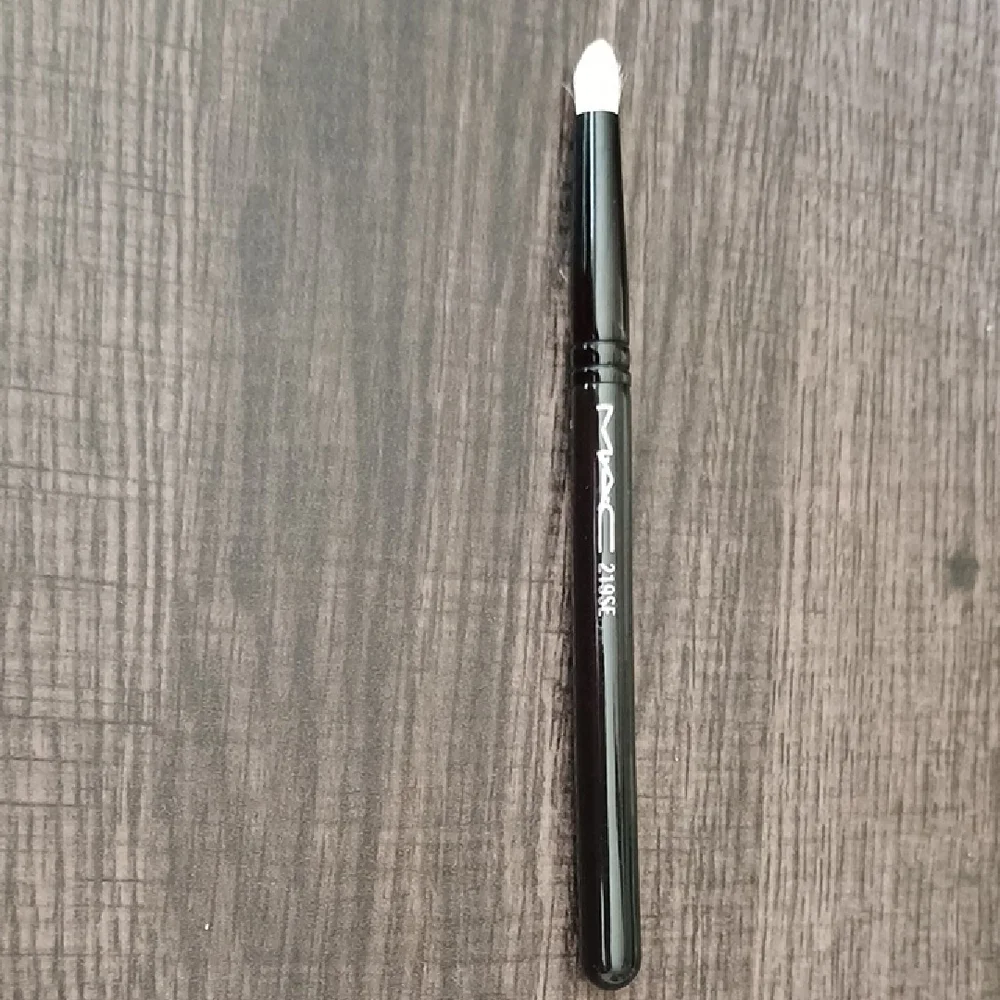 MAC 219SE Cosmetics Black Eyeshadow Brush